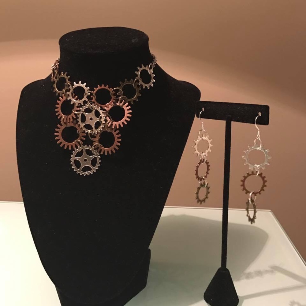 Gears Set : Necklace & Earrings
